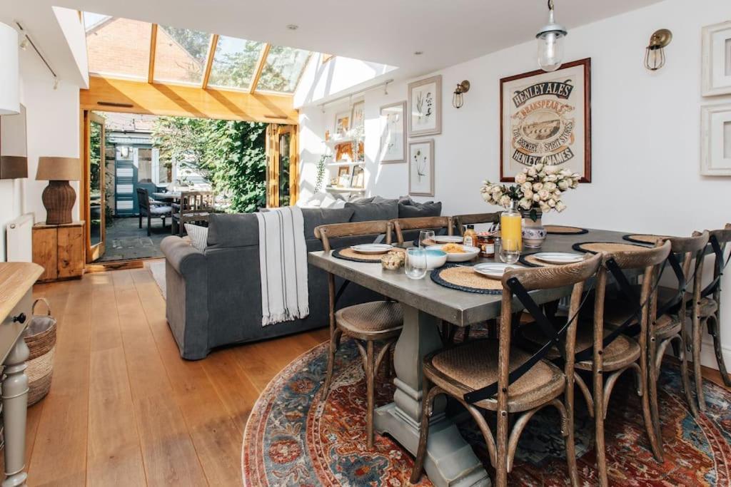 Dolls House - Luxury Townhouse *Sleeps 10* Villa Henley-on-Thames Buitenkant foto